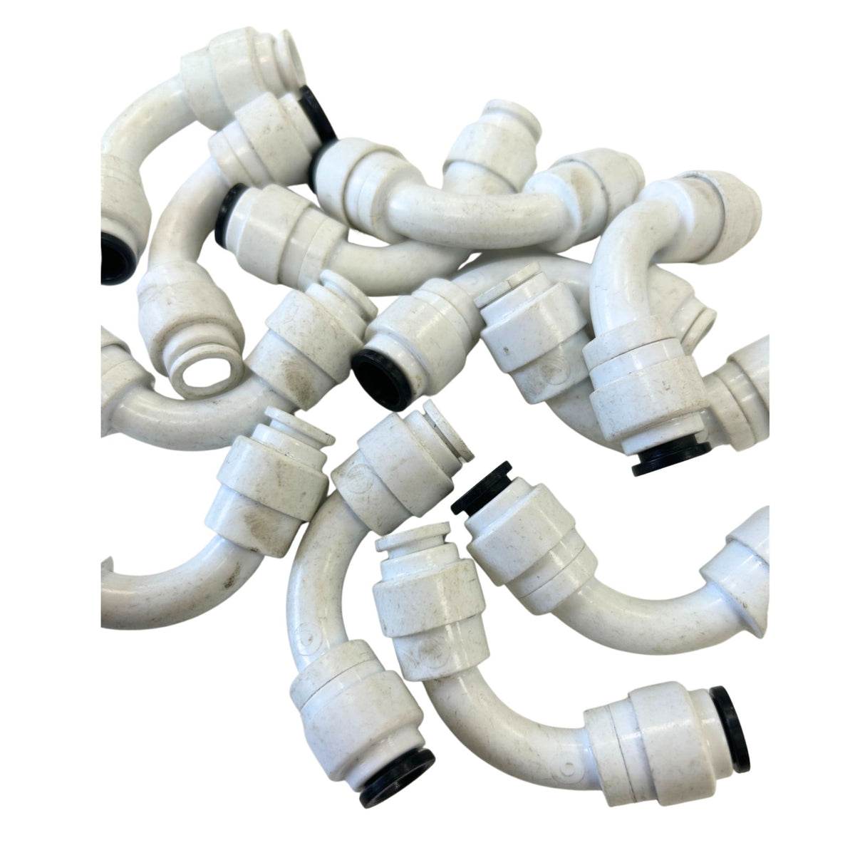 Pack of 12 flow elbows with white bodies and black-and-white collets