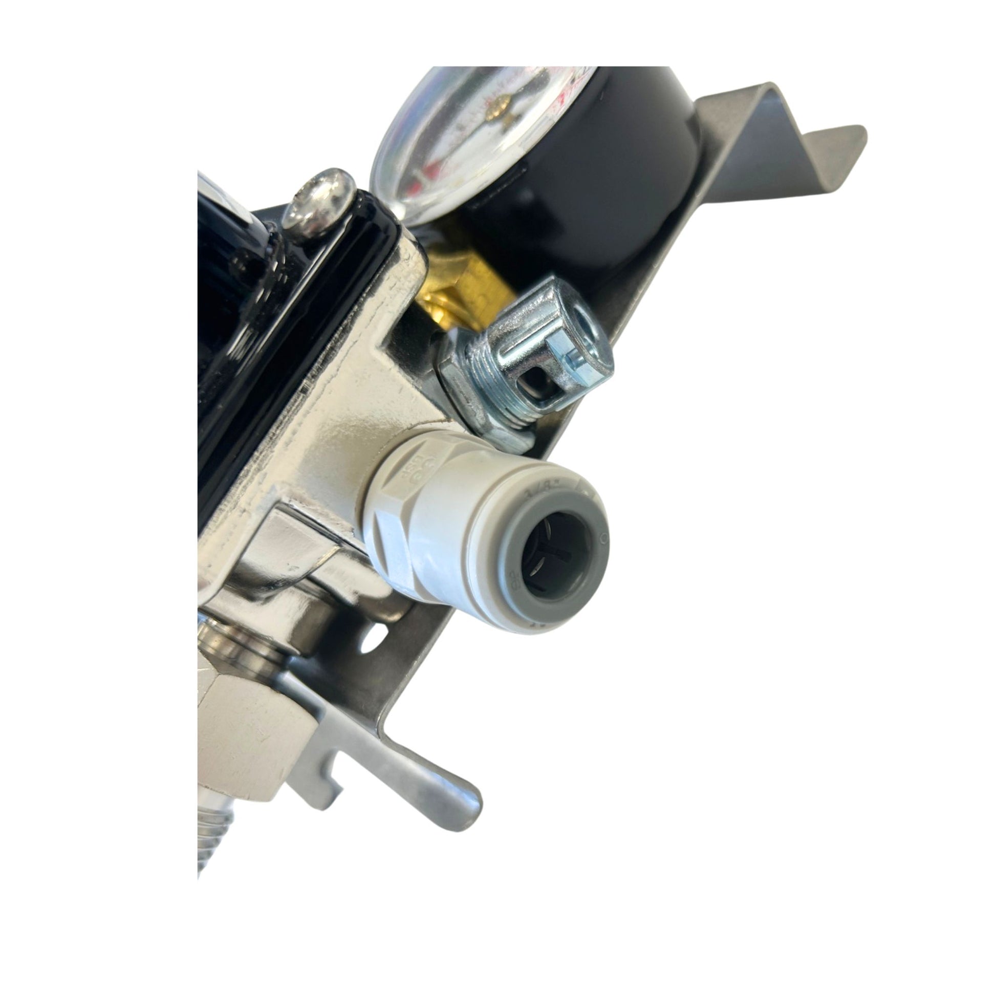 Bottle mounted beer gas primary regulator