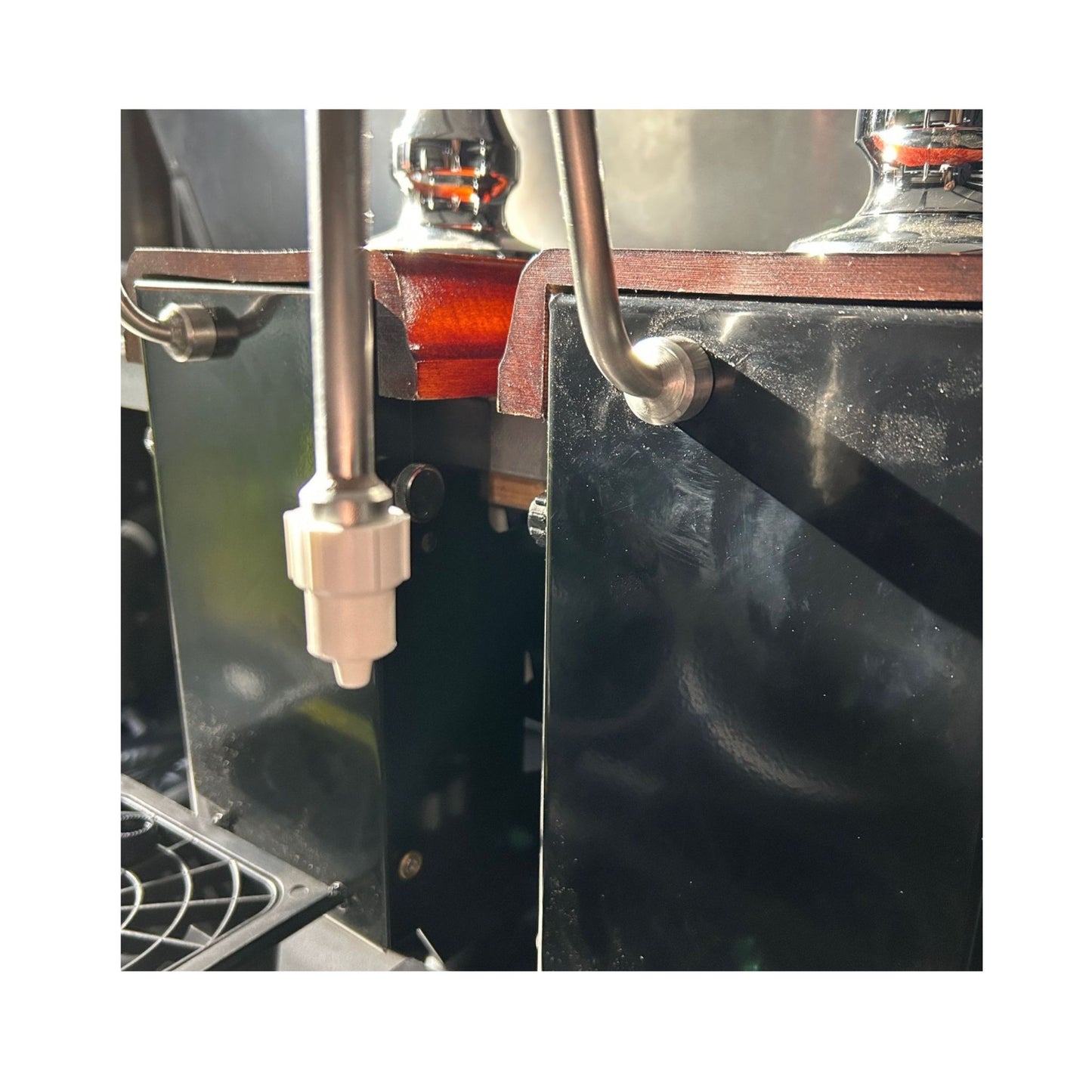 white sparkler nozzle on a beer engine spout